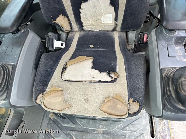 image for item DV4112 2015 Caterpillar 323FL excavator