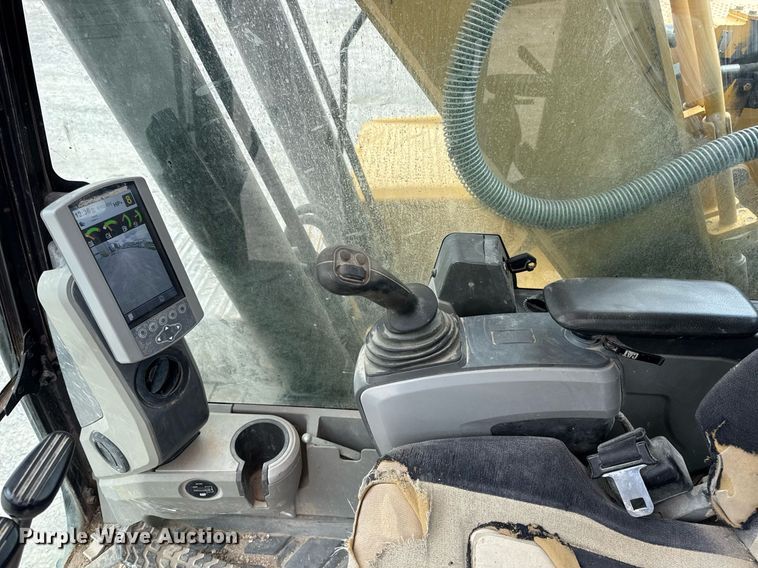 image for item DV4112 2015 Caterpillar 323FL excavator