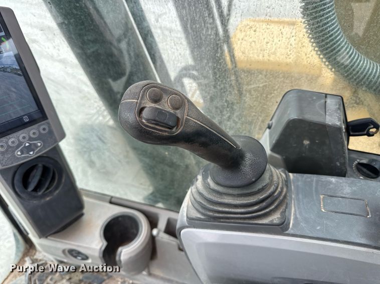 image for item DV4112 2015 Caterpillar 323FL excavator