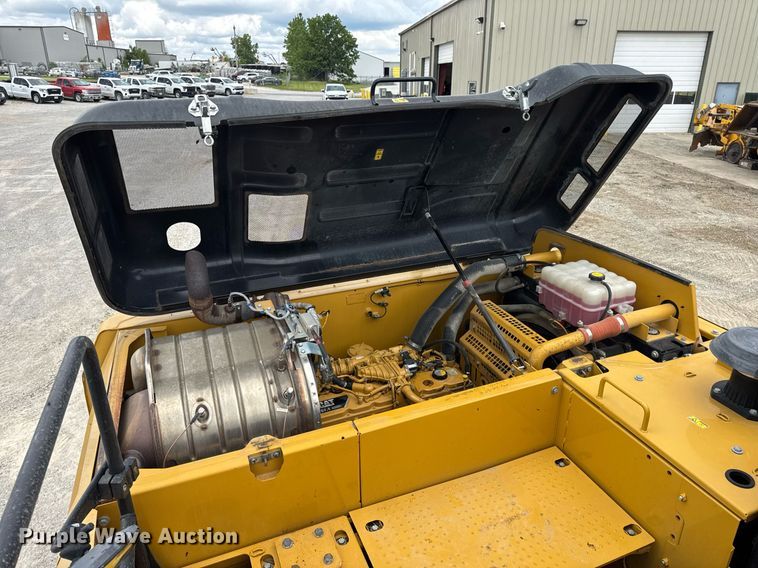 image for item DV4112 2015 Caterpillar 323FL excavator