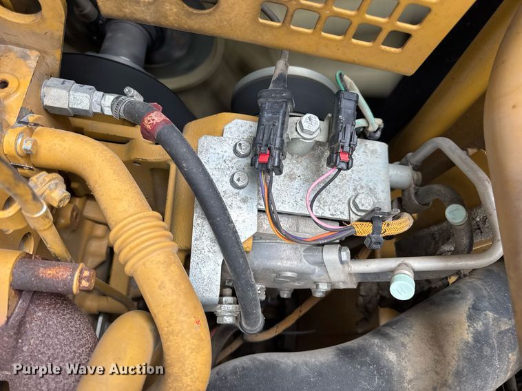 image for item DV4112 2015 Caterpillar 323FL excavator