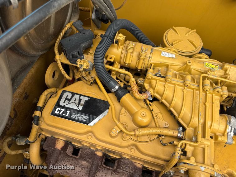 image for item DV4112 2015 Caterpillar 323FL excavator