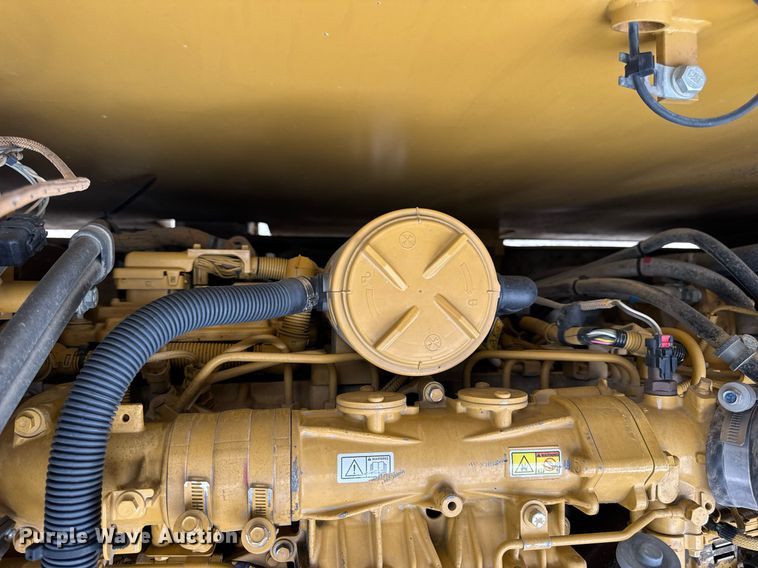 image for item DV4112 2015 Caterpillar 323FL excavator