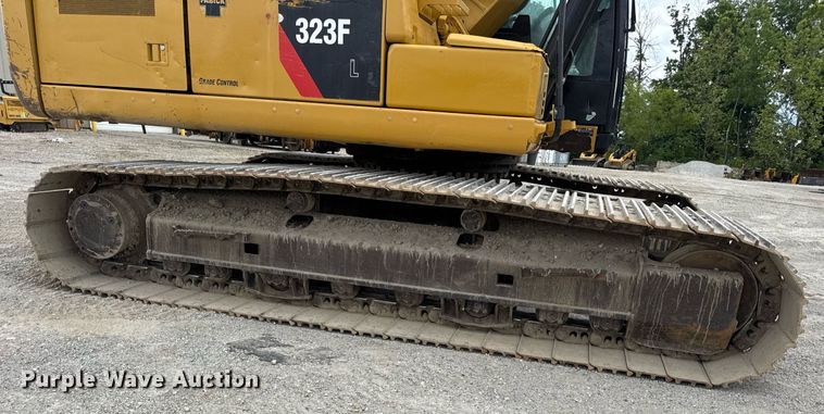 image for item DV4112 2015 Caterpillar 323FL excavator
