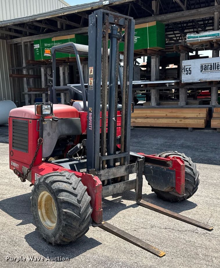 image for item DV4127 Moffett M55 forklift