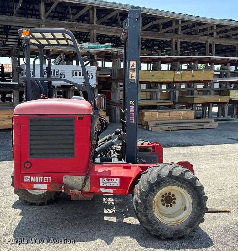 image for item DV4127 Moffett M55 forklift