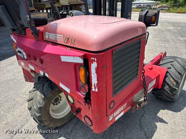 image for item DV4127 Moffett M55 forklift