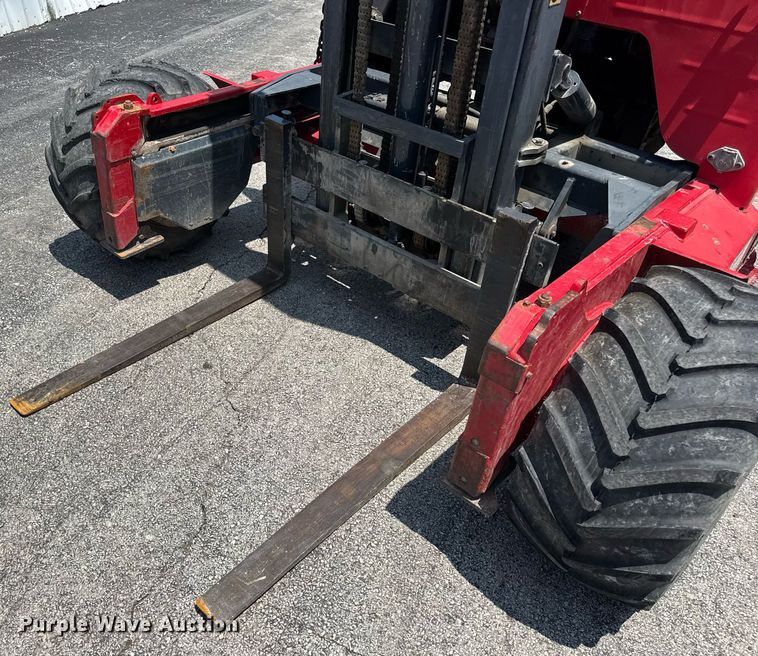 image for item DV4127 Moffett M55 forklift