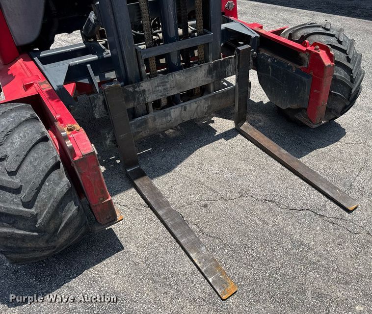 image for item DV4127 Moffett M55 forklift