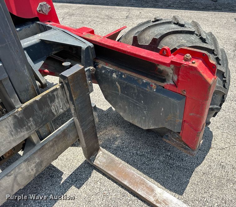 image for item DV4127 Moffett M55 forklift