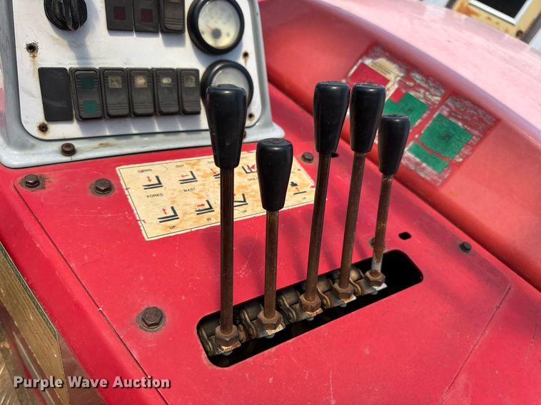 image for item DV4127 Moffett M55 forklift