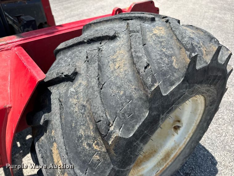 image for item DV4127 Moffett M55 forklift