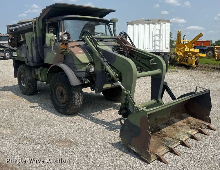 image for item DV4131 1987 Freightliner UC03JL Unimog emplacement excavator
