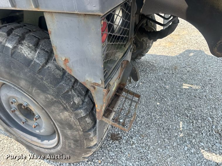 image for item DV4131 1987 Freightliner UC03JL Unimog emplacement excavator