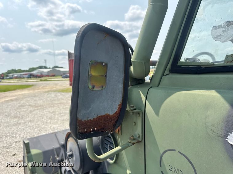 image for item DV4131 1987 Freightliner UC03JL Unimog emplacement excavator