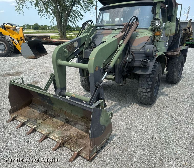 image for item DV4131 1987 Freightliner UC03JL Unimog emplacement excavator