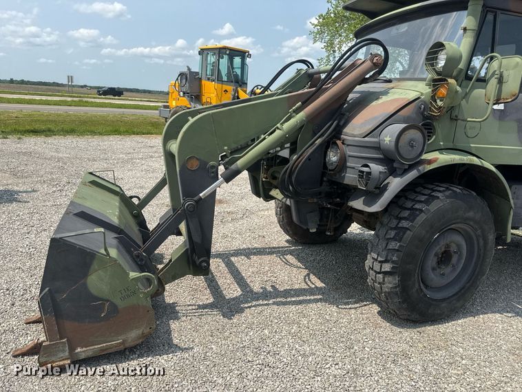 image for item DV4131 1987 Freightliner UC03JL Unimog emplacement excavator