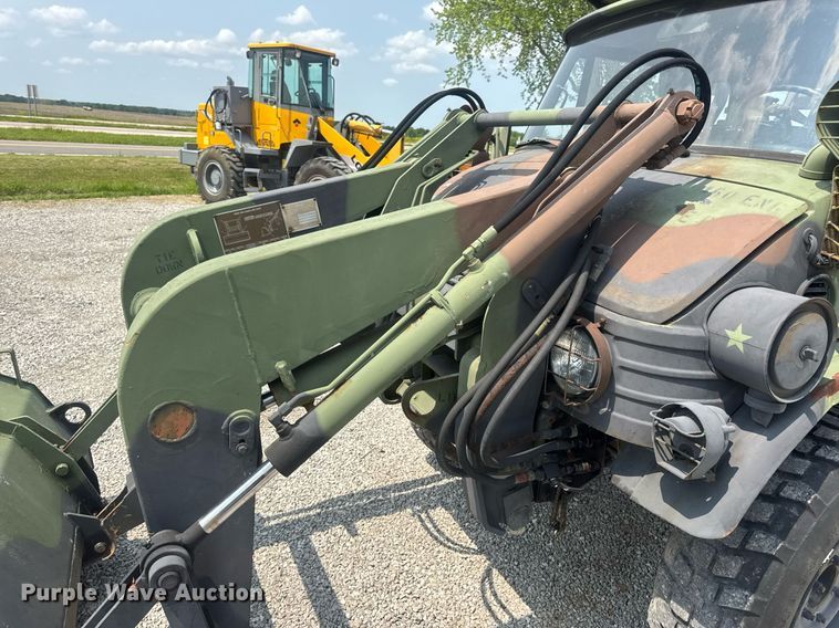 image for item DV4131 1987 Freightliner UC03JL Unimog emplacement excavator