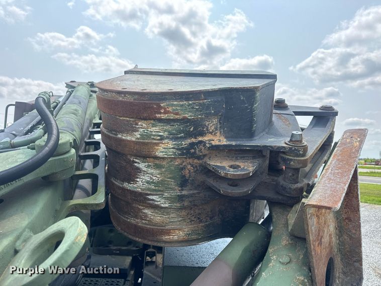 image for item DV4131 1987 Freightliner UC03JL Unimog emplacement excavator