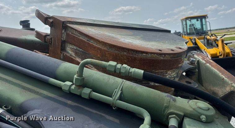 image for item DV4131 1987 Freightliner UC03JL Unimog emplacement excavator