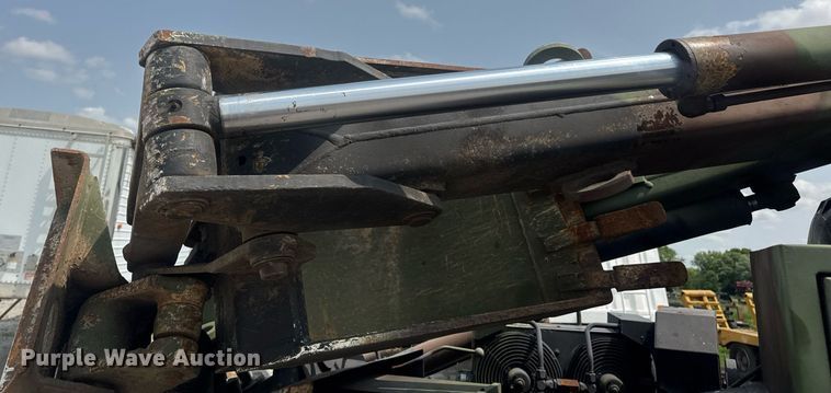 image for item DV4131 1987 Freightliner UC03JL Unimog emplacement excavator