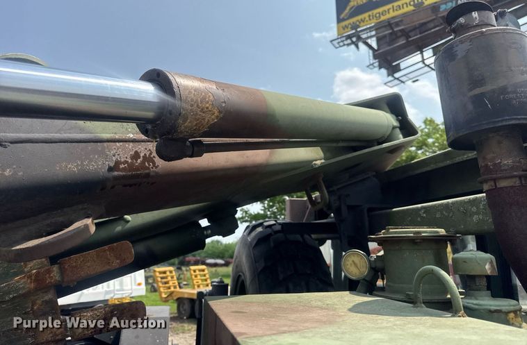 image for item DV4131 1987 Freightliner UC03JL Unimog emplacement excavator