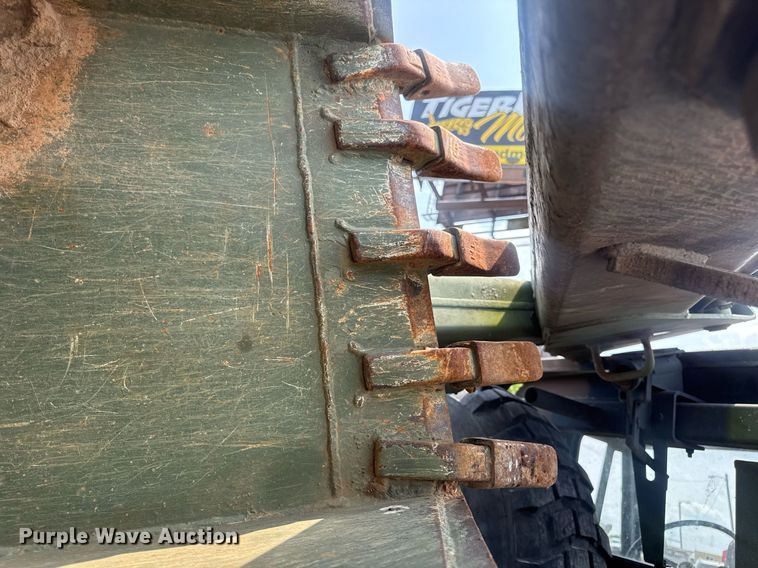 image for item DV4131 1987 Freightliner UC03JL Unimog emplacement excavator