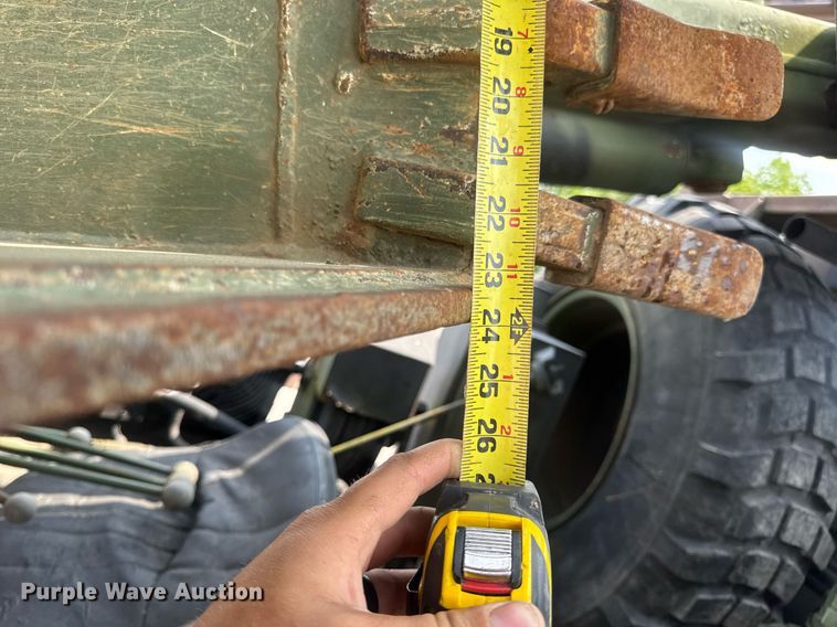 image for item DV4131 1987 Freightliner UC03JL Unimog emplacement excavator