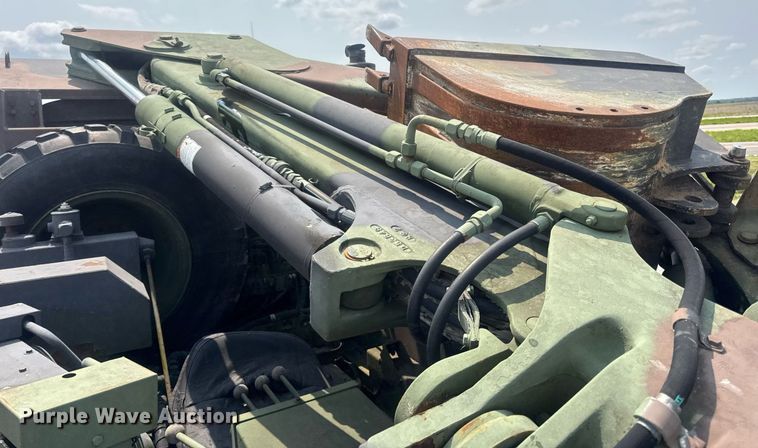 image for item DV4131 1987 Freightliner UC03JL Unimog emplacement excavator