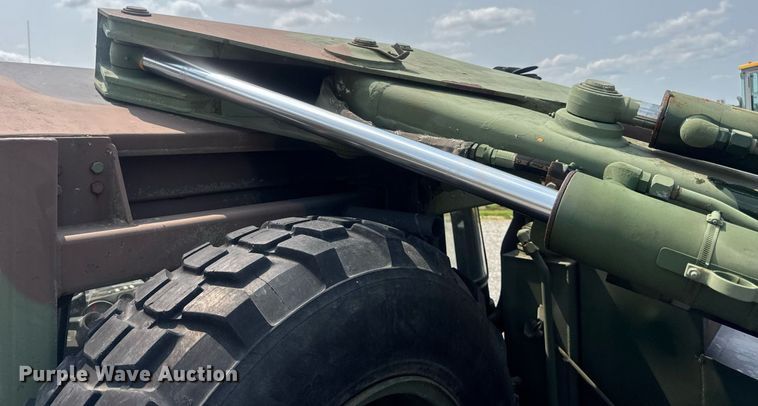 image for item DV4131 1987 Freightliner UC03JL Unimog emplacement excavator