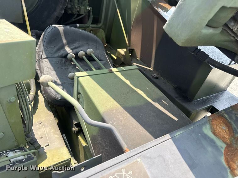 image for item DV4131 1987 Freightliner UC03JL Unimog emplacement excavator