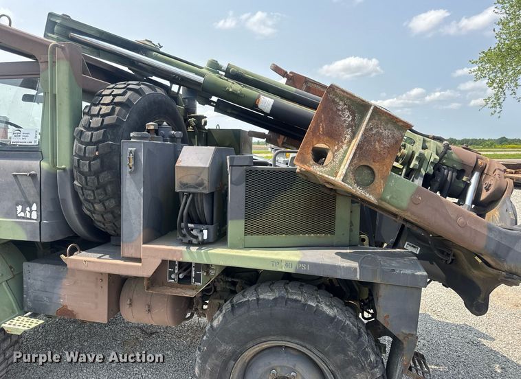 image for item DV4131 1987 Freightliner UC03JL Unimog emplacement excavator