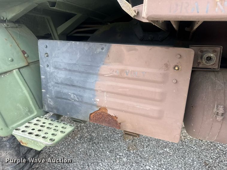 image for item DV4131 1987 Freightliner UC03JL Unimog emplacement excavator