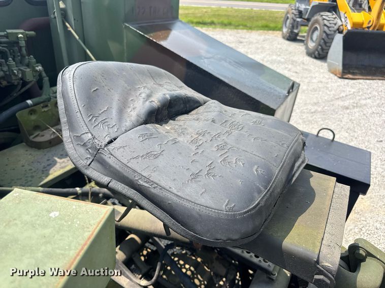 image for item DV4131 1987 Freightliner UC03JL Unimog emplacement excavator