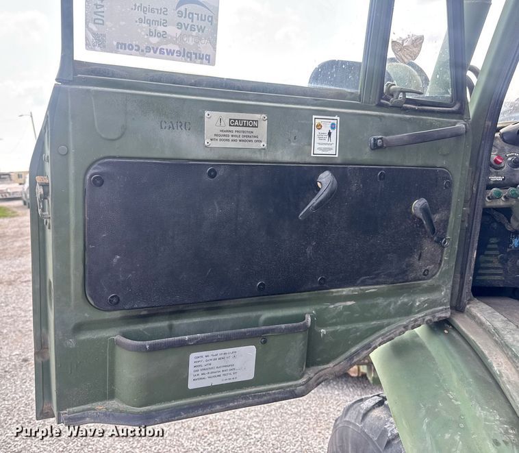 image for item DV4131 1987 Freightliner UC03JL Unimog emplacement excavator