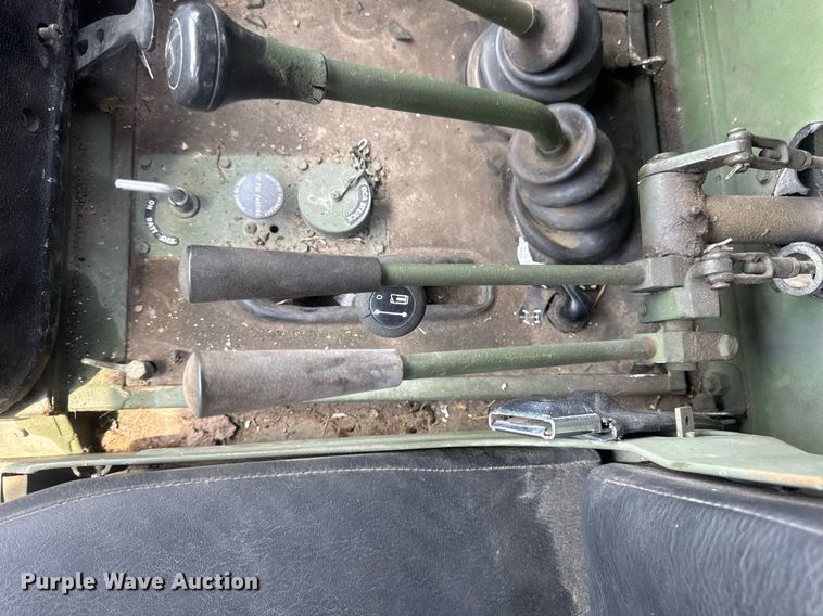 image for item DV4131 1987 Freightliner UC03JL Unimog emplacement excavator