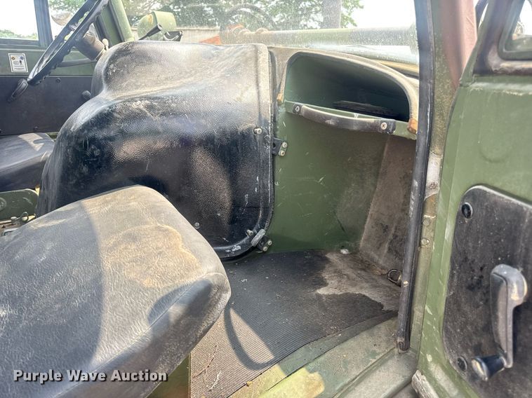 image for item DV4131 1987 Freightliner UC03JL Unimog emplacement excavator