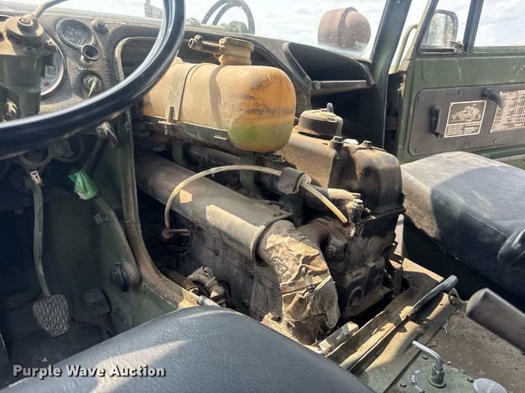 image for item DV4131 1987 Freightliner UC03JL Unimog emplacement excavator