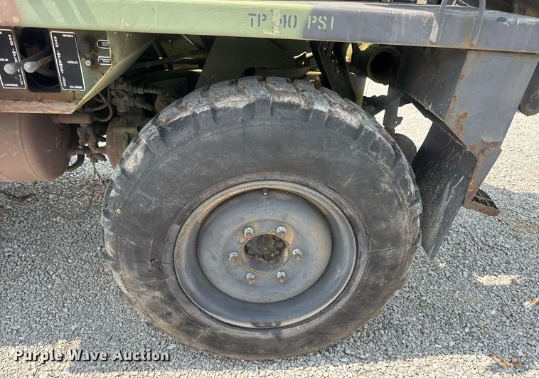 image for item DV4131 1987 Freightliner UC03JL Unimog emplacement excavator