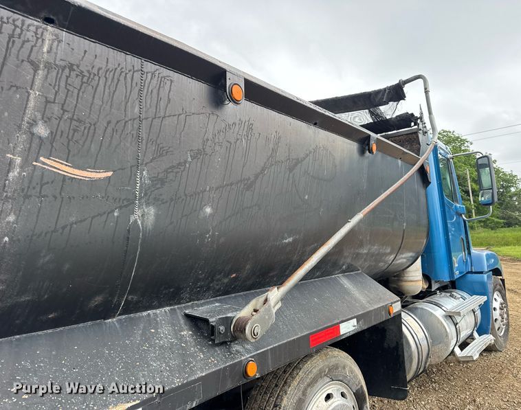 image for item DV4161 2008 Freightliner Century Class S/T dump truck