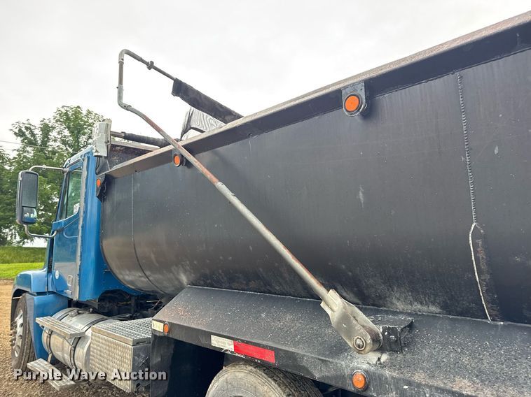 image for item DV4161 2008 Freightliner Century Class S/T dump truck