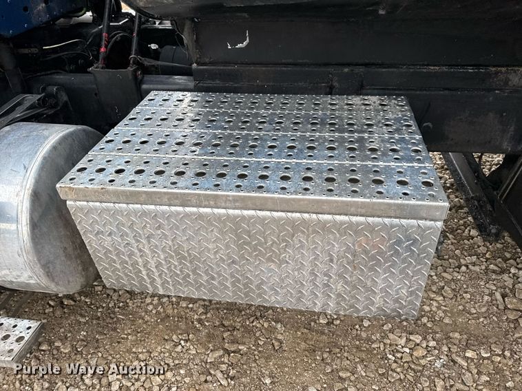 image for item DV4161 2008 Freightliner Century Class S/T dump truck