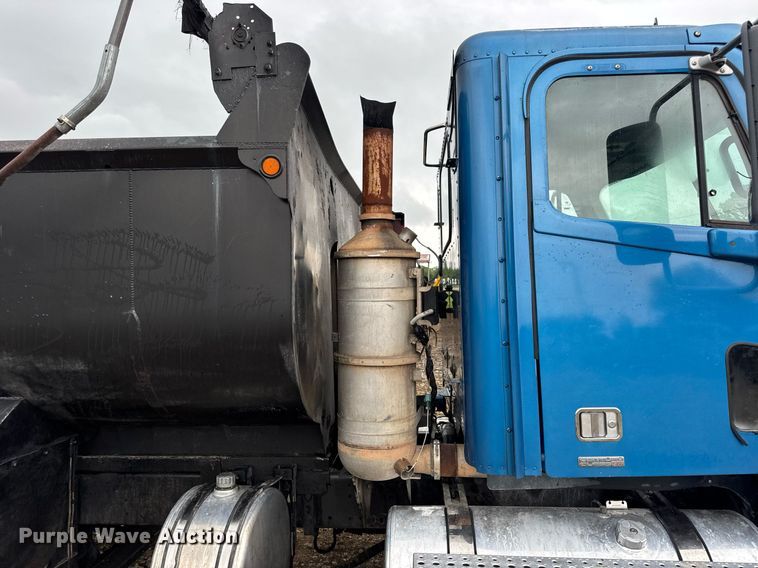 image for item DV4161 2008 Freightliner Century Class S/T dump truck