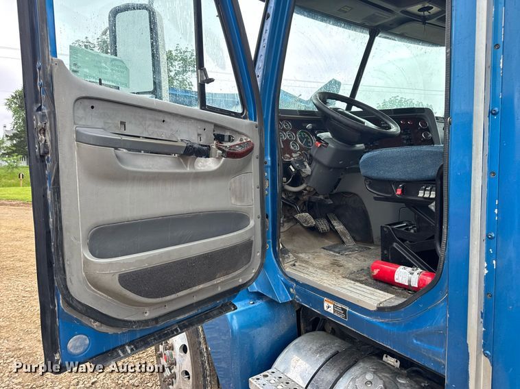 image for item DV4161 2008 Freightliner Century Class S/T dump truck