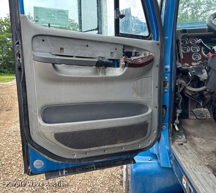 image for item DV4161 2008 Freightliner Century Class S/T dump truck