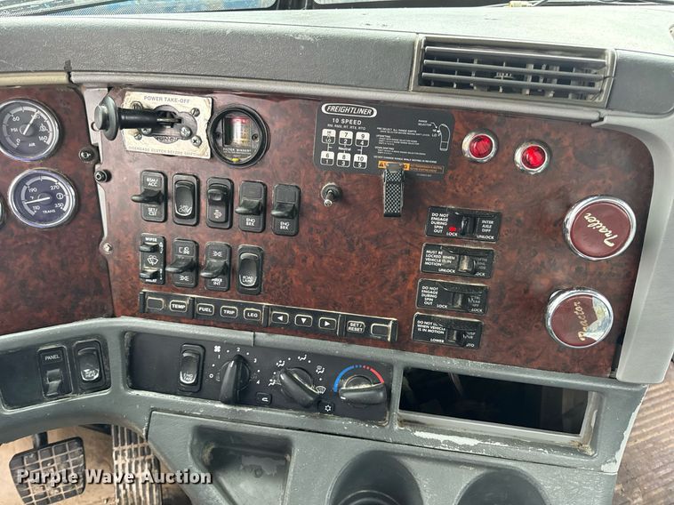 image for item DV4161 2008 Freightliner Century Class S/T dump truck