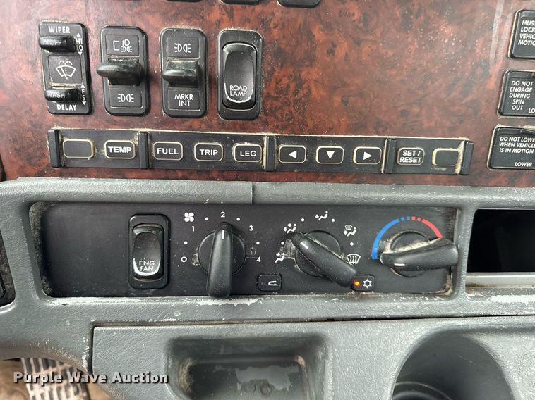 image for item DV4161 2008 Freightliner Century Class S/T dump truck