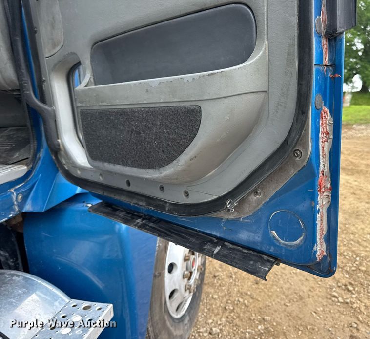 image for item DV4161 2008 Freightliner Century Class S/T dump truck