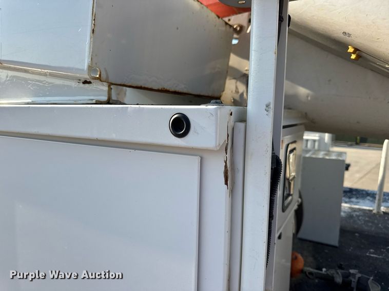 image for item DV4170 2018 Dodge Ram 5500HD bucket truck