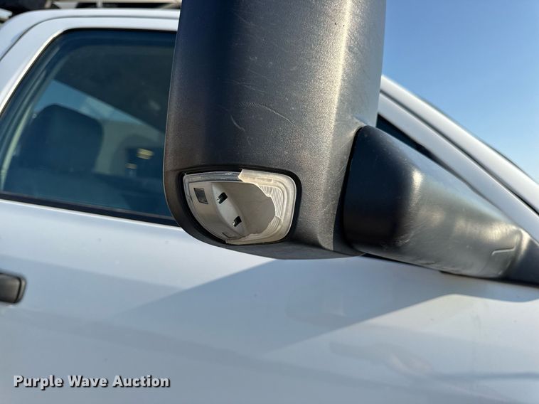 image for item DV4170 2018 Dodge Ram 5500HD bucket truck